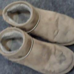 Scarpe, come riportato da SnowWorld Landgraaf utilizzando iLost