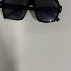 Shades, amint azt Silver Sands Beach az iLost segítségével jelentette.