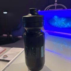 Bouteille, a été signalé par Room Mate Bruno utilisant iLost