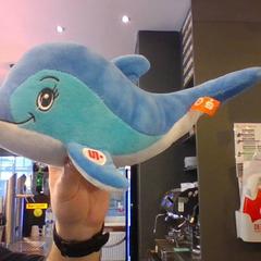 Gosedjur Plüschtier Delfin, rapporterat av MEININGER Hotel Hamburg City Center med iLost