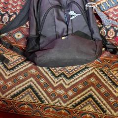 Mochila Grey, como reportado por KABUL à GoGo / Teatro utilizando o iLost