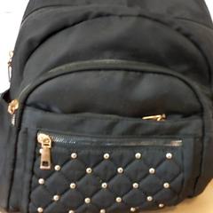 Saco - Handtas, como reportado por Centraal magazijn utilizando o iLost