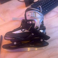 Izotz patinaia, gisa salatu by Schaatsbaan Rotterdam iLost erabiliz