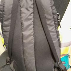 Mochila noir, como reportado por TCL utilizando o iLost