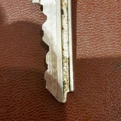 İLost kullanarak TCL tarafından bildirildiği gibi Anahtarlık métal