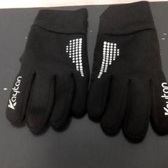 Gant, a été signalé par Qbuzz servicepunt  Emmen utilisant iLost