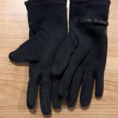 إكسسوارات الملابس Zwart، كما تم الإبلاغ عنه بواسطة Transdev Hoeksche Waard Goeree Overflakkee عبر iLost