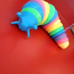 Toy Regenboog kleurige slak, as reported by DierenPark Amersfoort using iLost