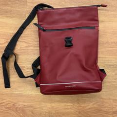 배낭 Bordeaux rood, iLost를 사용하여 GVB에 보고됨