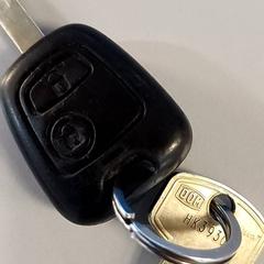 Clau del cotxe, segons ha informat Padualaan 99 mitjançant iLost