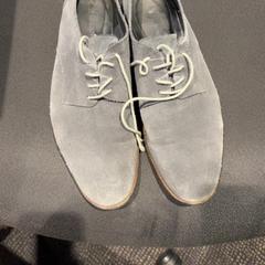 Des chaussures, a été signalé par Van der Valk Hotel Utrecht utilisant iLost