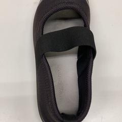 Schoenen, zoals gemeld door IKEA新三郷 met iLost