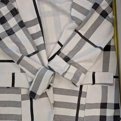 Ruházat & Dzseki Type blazer, amint azt IKEA Avignon az iLost segítségével jelentette.
