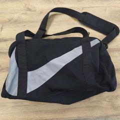 Taška na tělocvik schwarz Nike, jak nahlášeno Wilmering Brinkum pomocí iLost
