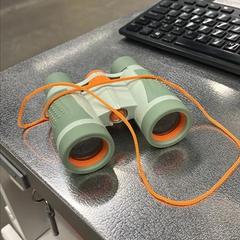 Binóculos, como reportado por IKEA Slependen utilizando o iLost