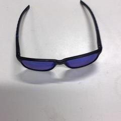 Gafas de sol Zwart, ha sido reportado por W1 - Tomorrowland con iLost