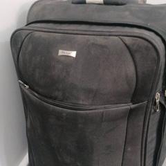 Suitcase اسود, as reported by محطة الدمام (الدمام) using iLost