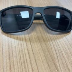 Gafas de sol, ha sido reportado por Connexxion Amstelland-Meerlanden Schiphol Noord con iLost