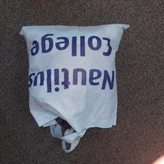 Draagtas blauw Nautilus college, zoals gemeld door RRReis Overijssel / Flevoland-IJsselmond met iLost