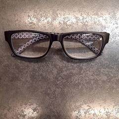 リーディンググラス がiLostで Rotterdam The Hague Airport によって報告されました