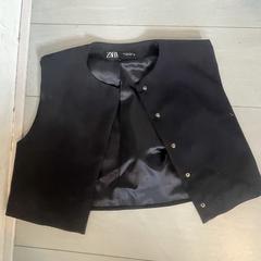 Veste Zara Zwart, come riportato da Best Kept Secret 2025 utilizzando iLost