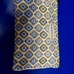 Bolsa de embrague, segundo informou IKEA Rennes - Pacé usando iLost