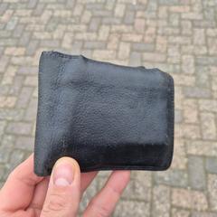 Portemonnee zwart leer. Van schaijk がiLostに報告されました