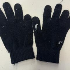 إكسسوارات الملابس، كما تم الإبلاغ عنه بواسطة Het Amsterdamse Winterparadijs عبر iLost