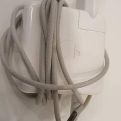 Mac adapter Wit, ha sido reportado por HvA Amstelcampus con iLost