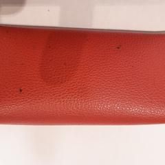 Étui à lunettes rouge, a été signalé par TCL utilisant iLost