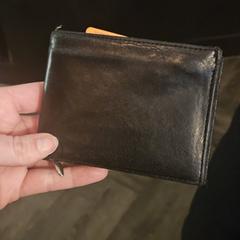 Zwarte portemonnee, ha sido reportado a iLost