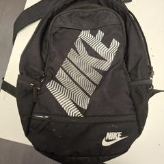 Bag zwart nike, as reported by Avonturenpark Hellendoorn using iLost