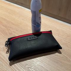 Necessaire, como reportado por Van der Valk Hotel Eindhoven - Best utilizando o iLost