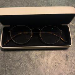 Lunettes, a été signalé par KABUL à GoGo / Teatro utilisant iLost