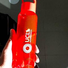 Botella para beber Rood, segundo informou Centraal magazijn usando iLost