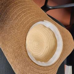 Straw hat marron et beige, as reported by TCL using iLost
