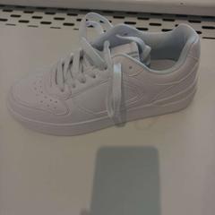 Schuh, gemeldet von Arriva Limburg Zuid über iLost