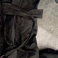 Bolsa de ximnasia, segundo informou Qbuzz GD Groningen HS usando iLost