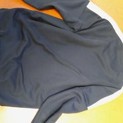 Luvtröja bleu marine, rapporterat av TCL med iLost