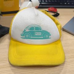 명음 Geel petje Picas Auto, iLost를 사용하여 Pathé Amsterdam Noord에 보고됨