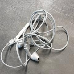 Écouteurs Wit, a été signalé par Arriva Friesland / Groningen utilisant iLost