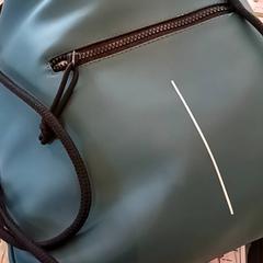 Táska, amint azt RRReis IJssel-Vecht az iLost segítségével jelentette.