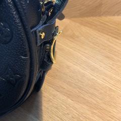 バッグ Zwart がiLostで Designer Outlet Roermond によって報告されました