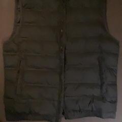 Jacke Black ;no sleeves, gemeldet von MEININGER Hotel Berlin "Mitte" Humboldthaus über iLost