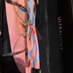 Brilleetui med briller, som rapportert av Van der Valk Hotel Haarlem ved bruk av iLost