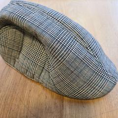 Boné Grijs gestreept, stof, como reportado por Hortus utilizando o iLost