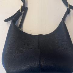 Sac, a été signalé par De Helden van Oranje & Kingsland Festival utilisant iLost