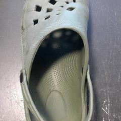 الحذاء، كما تم الإبلاغ عنه بواسطة Qbuzz servicepunt  Emmen عبر iLost