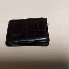 財布 - De Neve がiLostで Centraal magazijn によって報告されました