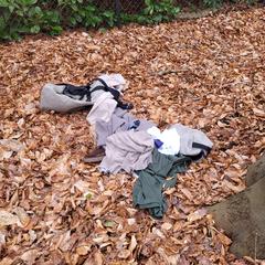 Weekendtas met herenkleding en toilettas, som rapporterats till iLost